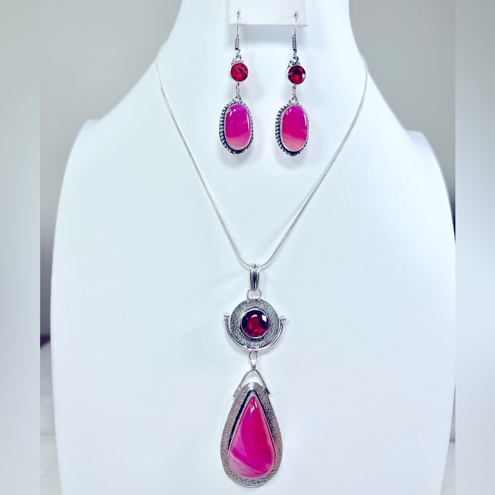 Pink Stone Pendant Necklace and Earrings Set - Silver Tone